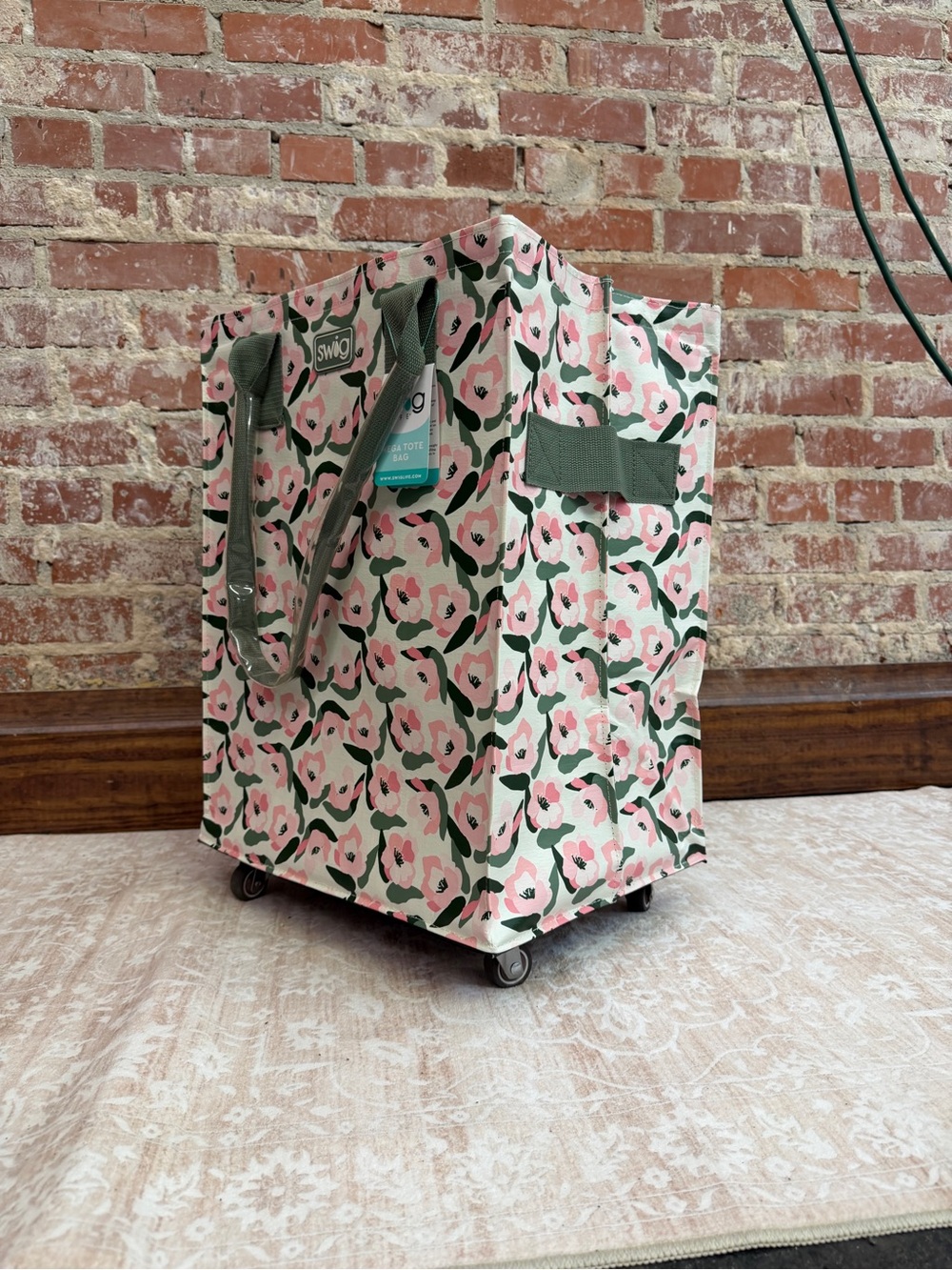 Swig Life Sweet Pea Mega Tote Bag - Picture 5 of 9